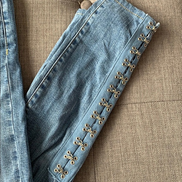 Blue Skinny CARMAR Jeans w/bottom hooks - Picture 2 of 3